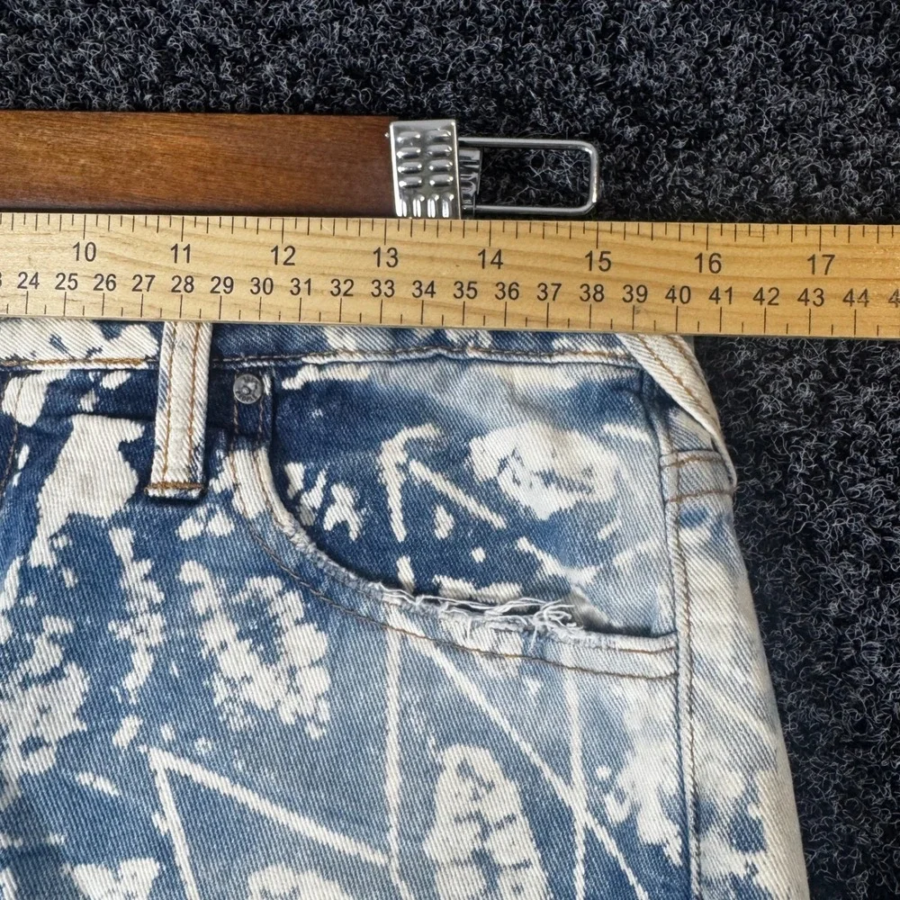 Free People Bleached Geometric Distressed Denim Cutoff Shorts Size 28 Blue White